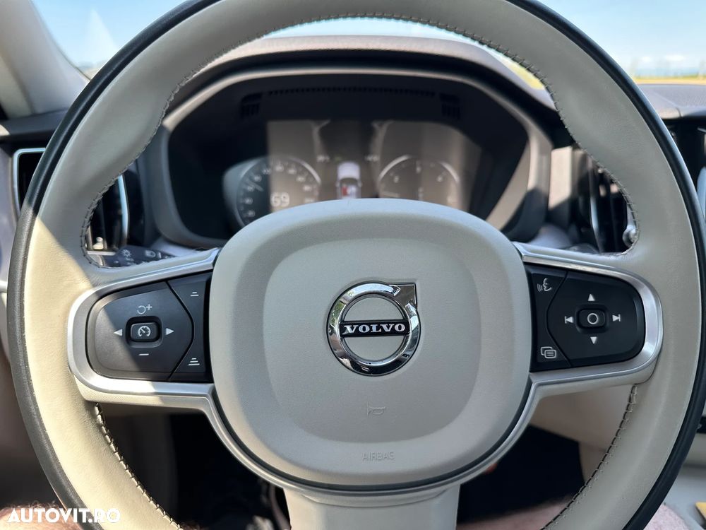 Volvo XC 60 D4 Momentum Pro - 13