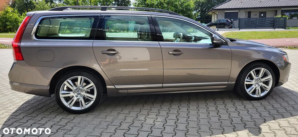 Volvo V70 D5 Geartronic Momentum - 6