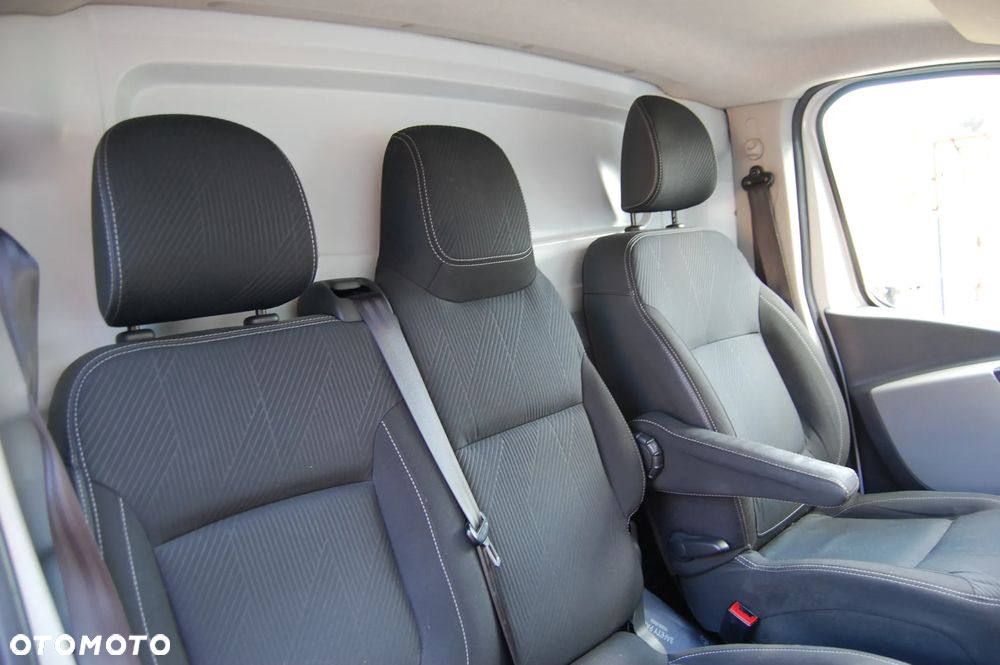Renault Trafic Vivaro NV300 - 9