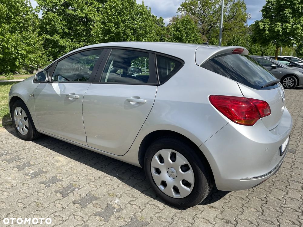 Opel Astra 1.6 Essentia - 3