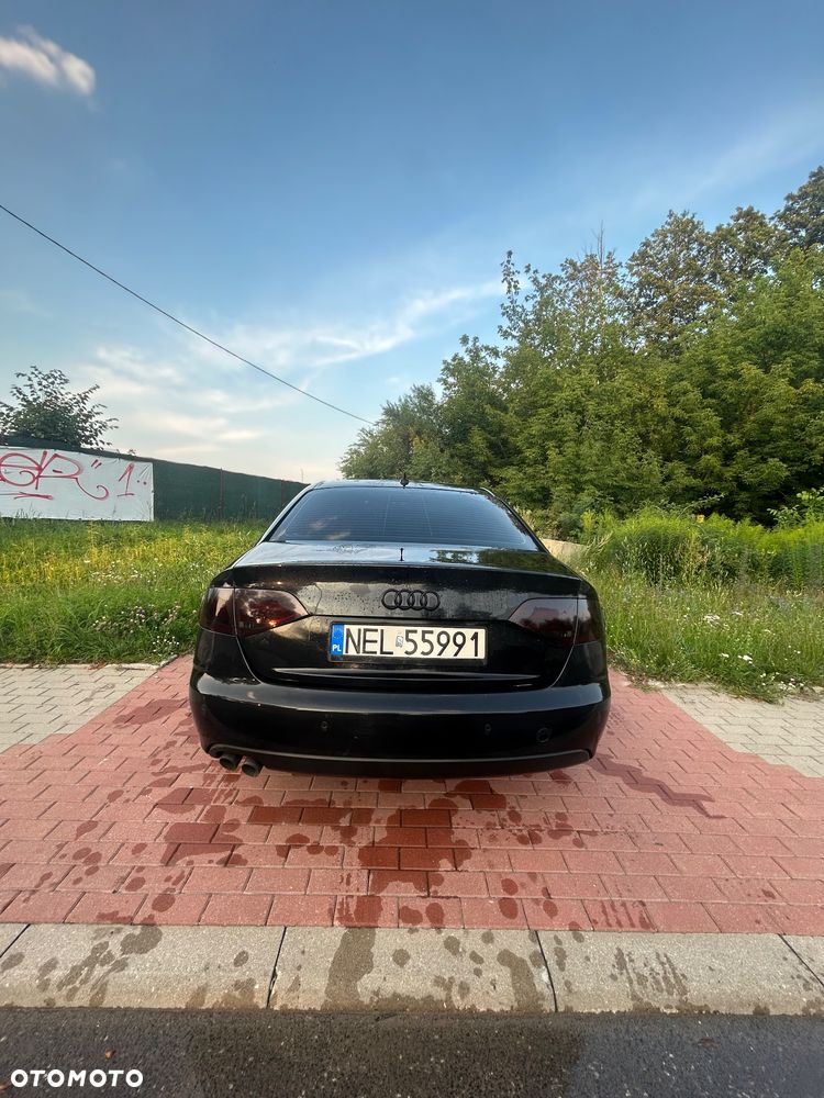 Audi A4 Limousine - 8