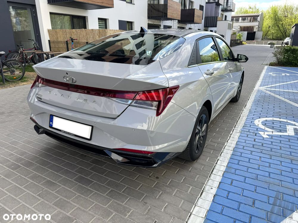 Hyundai Elantra 1.6 Smart CVT - 8