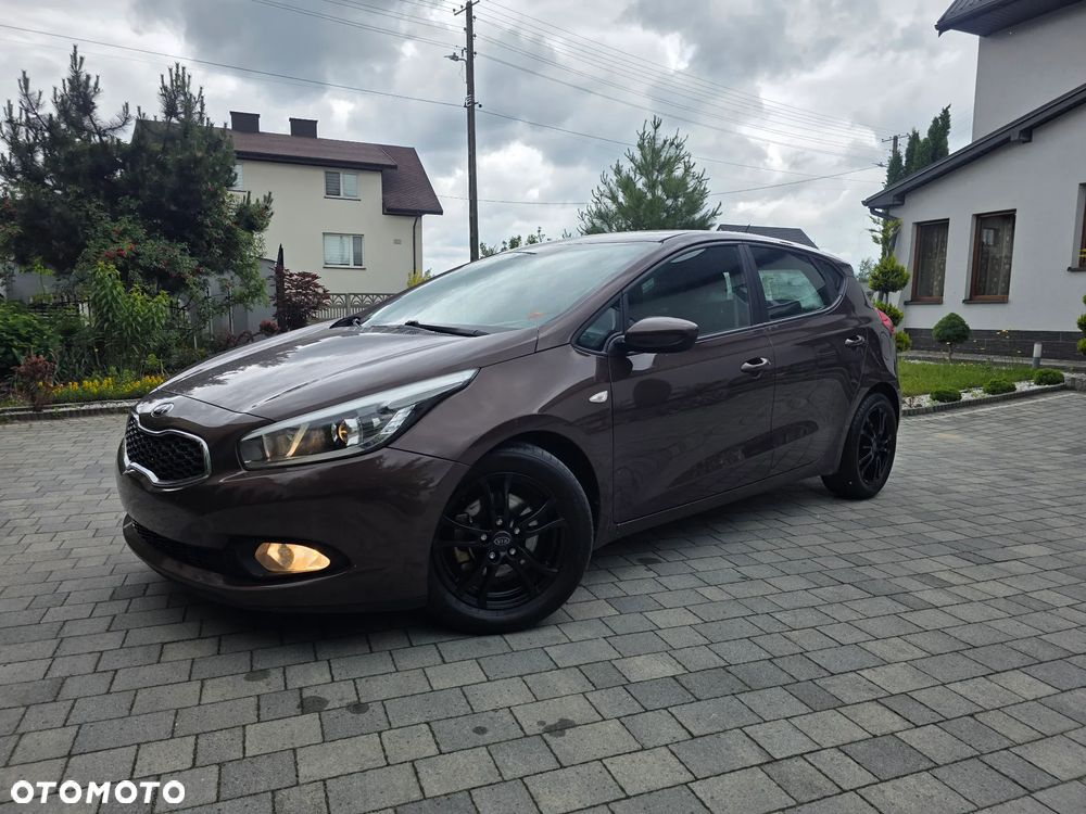 Kia Ceed 1.6 GDI Dream-Team Edition - 12