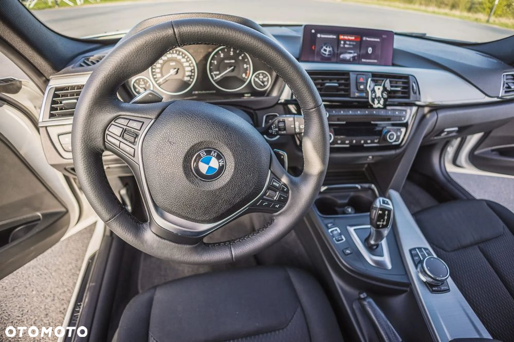 BMW Seria 3 325d Advantage sport - 19