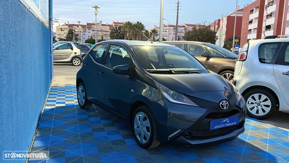Toyota Aygo 1.0 X-Cite - 2