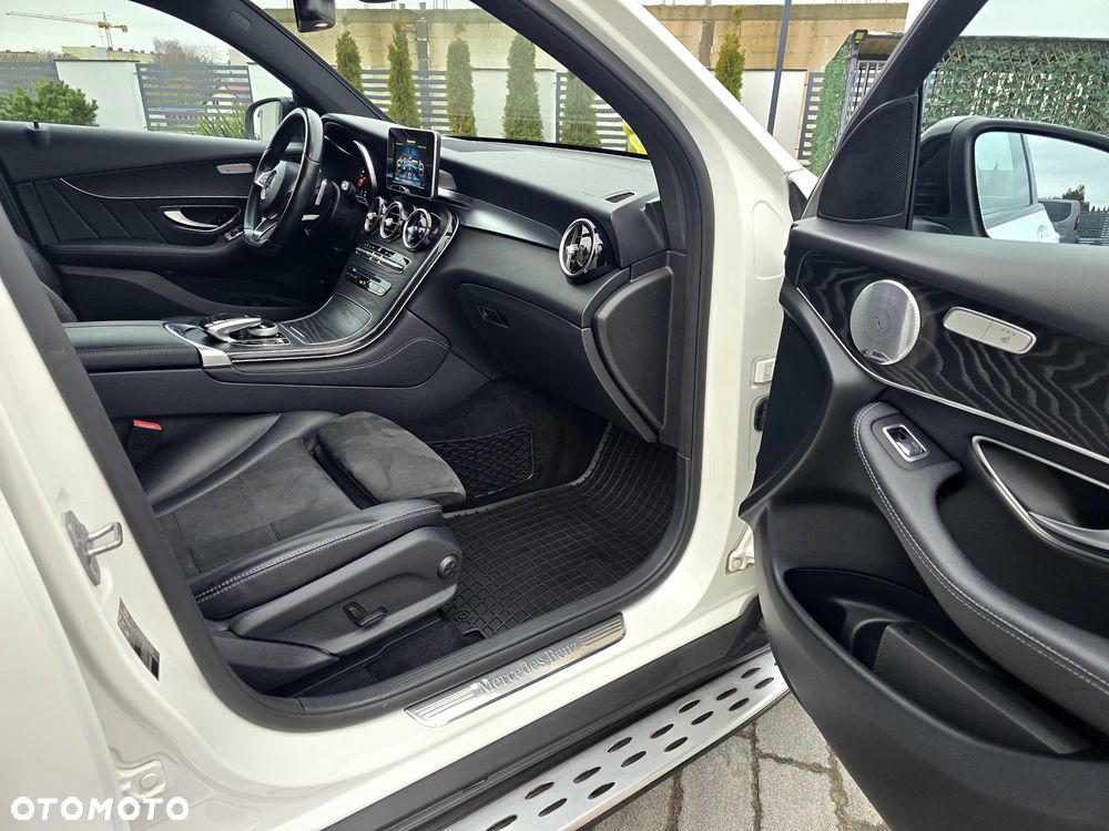 Mercedes-Benz GLC - 32