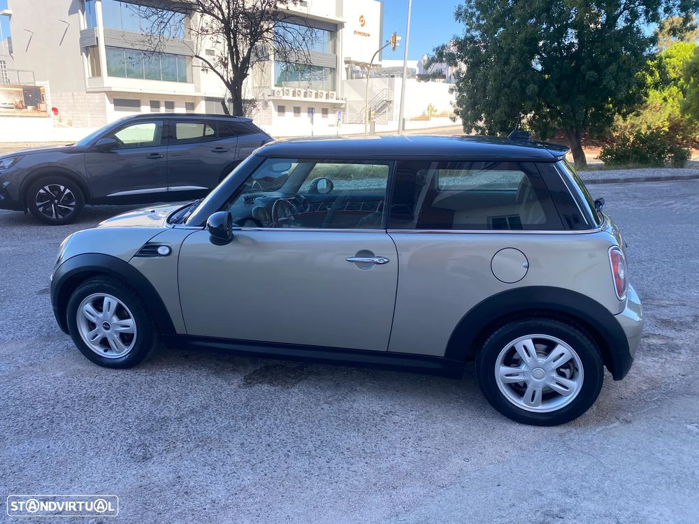 MINI 3 Portas One D - 11