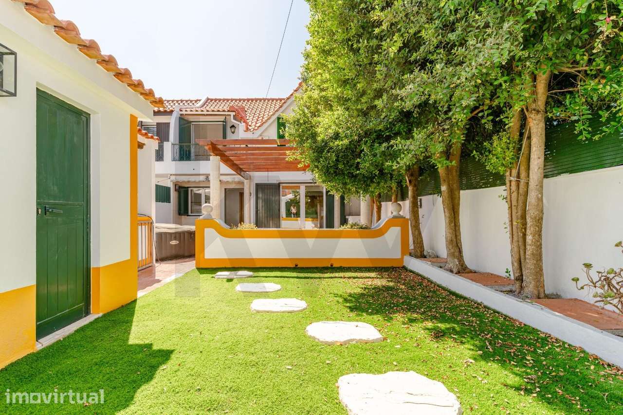 Moradia T3 Remodelada com Jardim | Aroeira - Grande imagem: 2/49