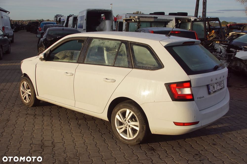 Auto na części - Skoda Fabia III Lift 1.0 TSI 95 KM DKLD QTS LS9R 2021R Silnik Skrzynia Drzwi Klapa Zderzak Błotnik Lampa Lusterko Szyba Deska Kokpit Sterownik Moduł Czujnik Licznik Wyświetlacz Kierownica Panel - 6