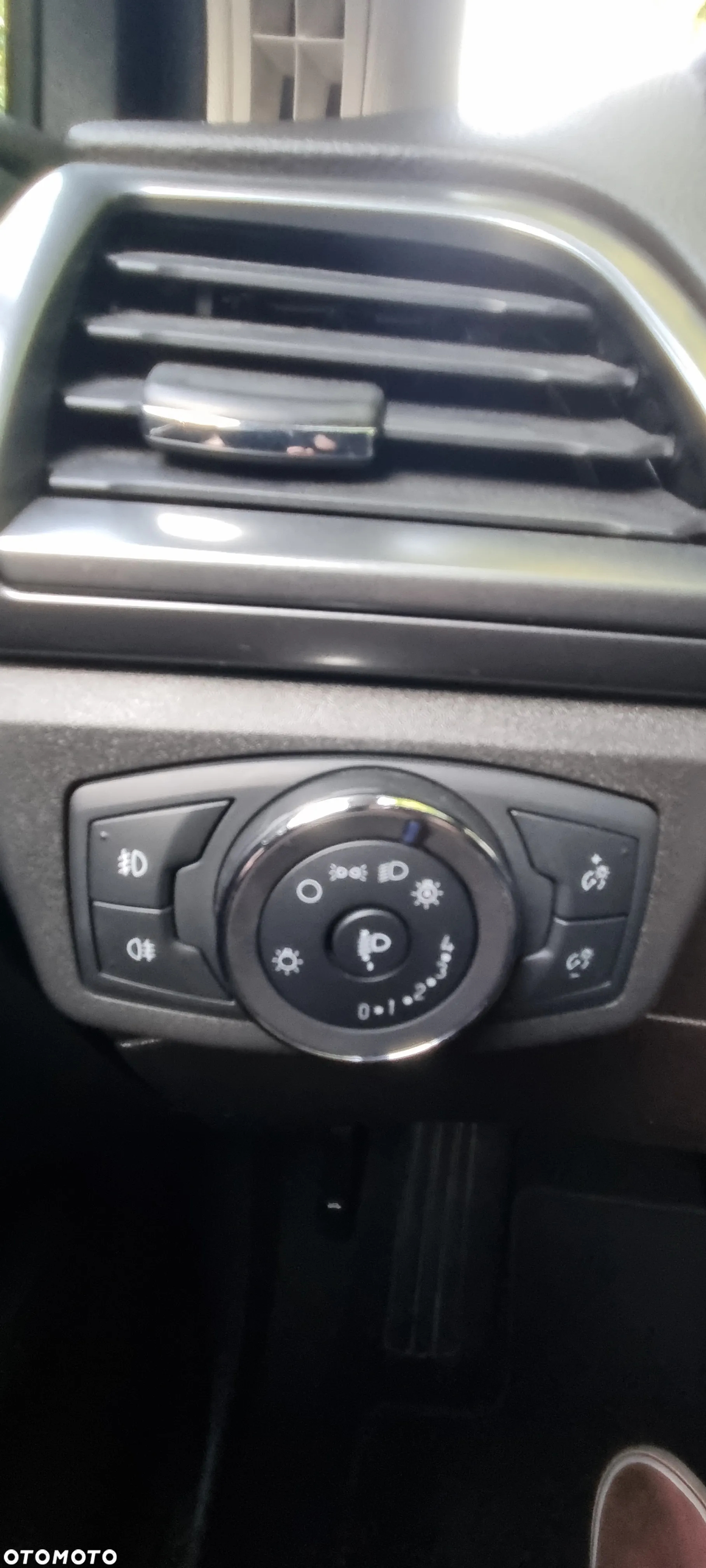 Ford Mondeo 2.0 TDCi Silver X (Amb Plus) PowerShift - 24
