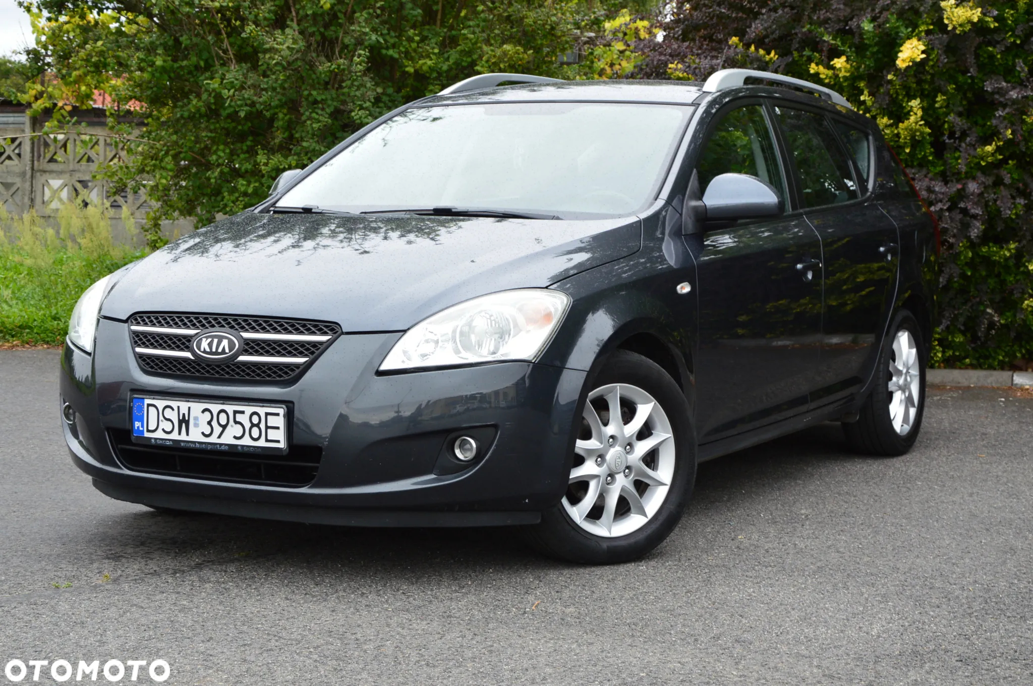 Kia Ceed Cee'd 2.0 crdi Comfort + - 24