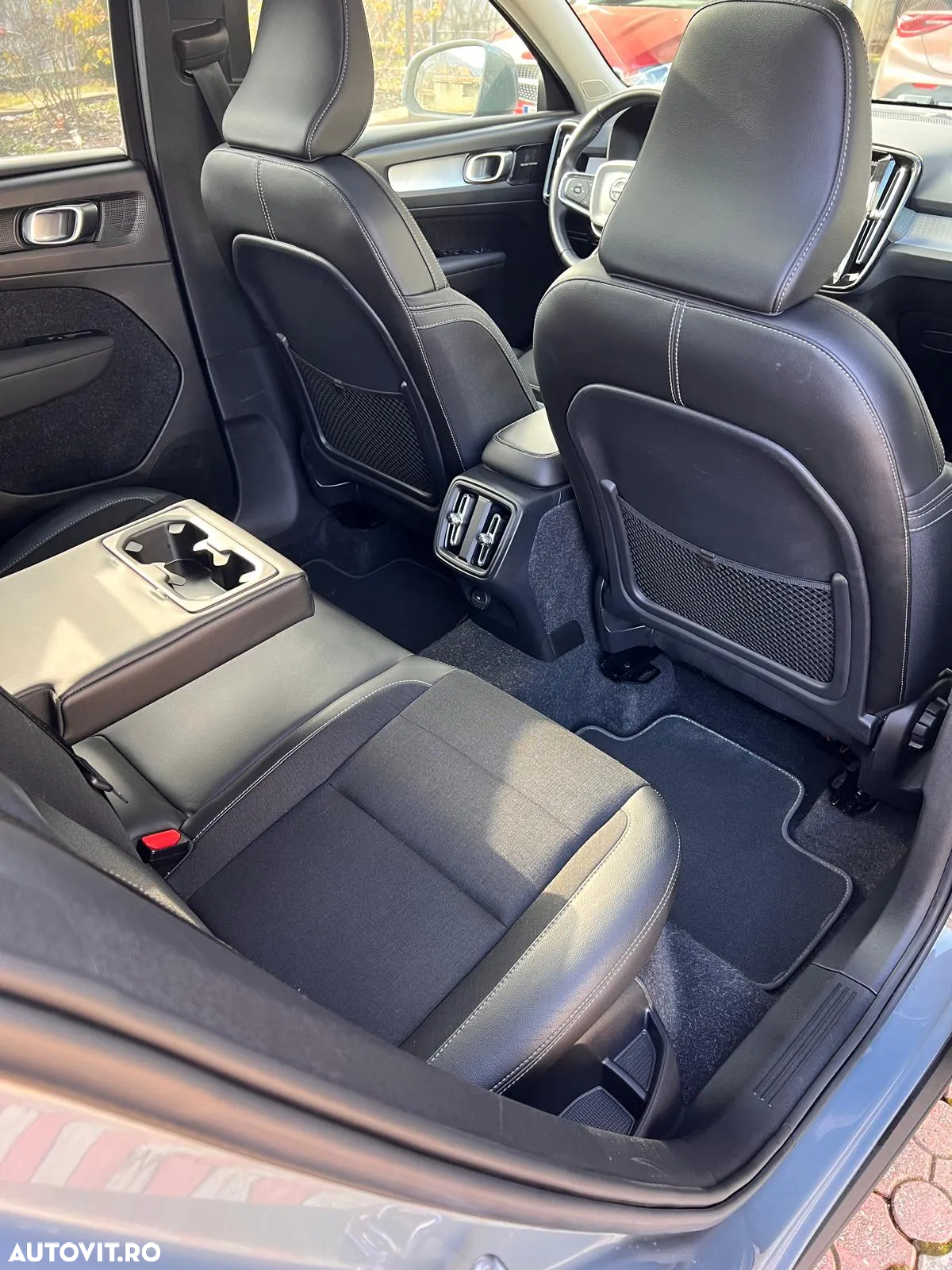 Volvo XC 40 T4 AWD Geartronic Momentum Pro - 17