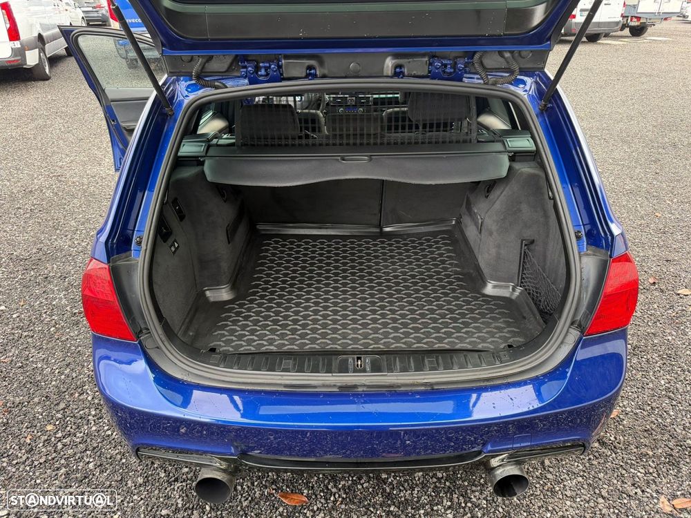 BMW 318 d Touring Pack M - 28