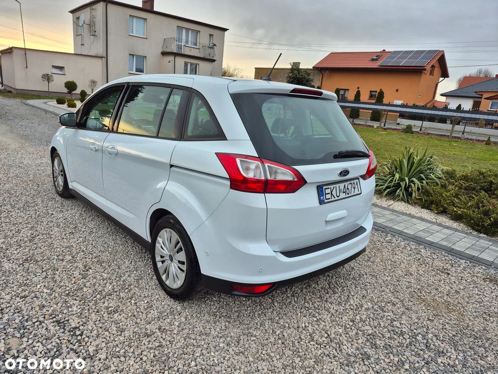 Ford Grand C-MAX - 13