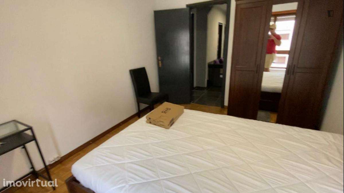 Quarto - localizado em Sé de Braga e São Lázaro Braga - Grande imagem: 5/20