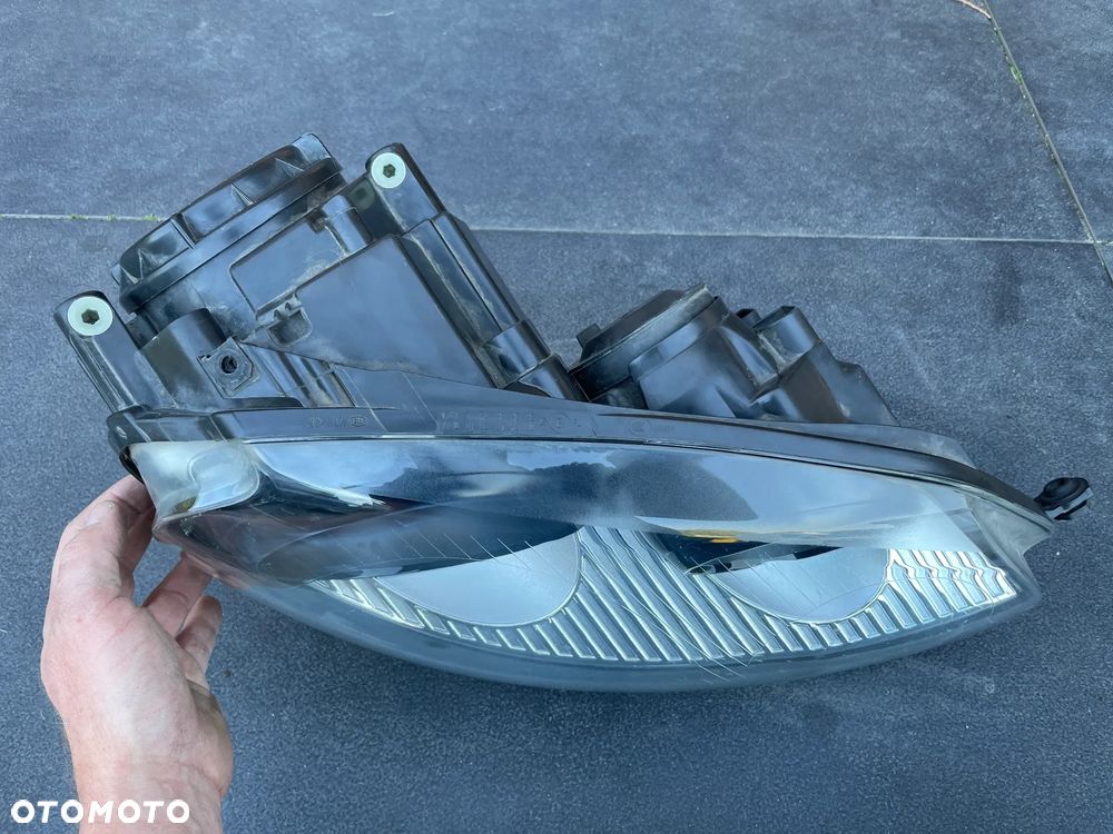 VW GOLF V 5 LAMPA REFLEKTOR PRAWY LEWY PRAWA LEWA PRZÓD CZARNA HELLA 03-09 GTI - 3