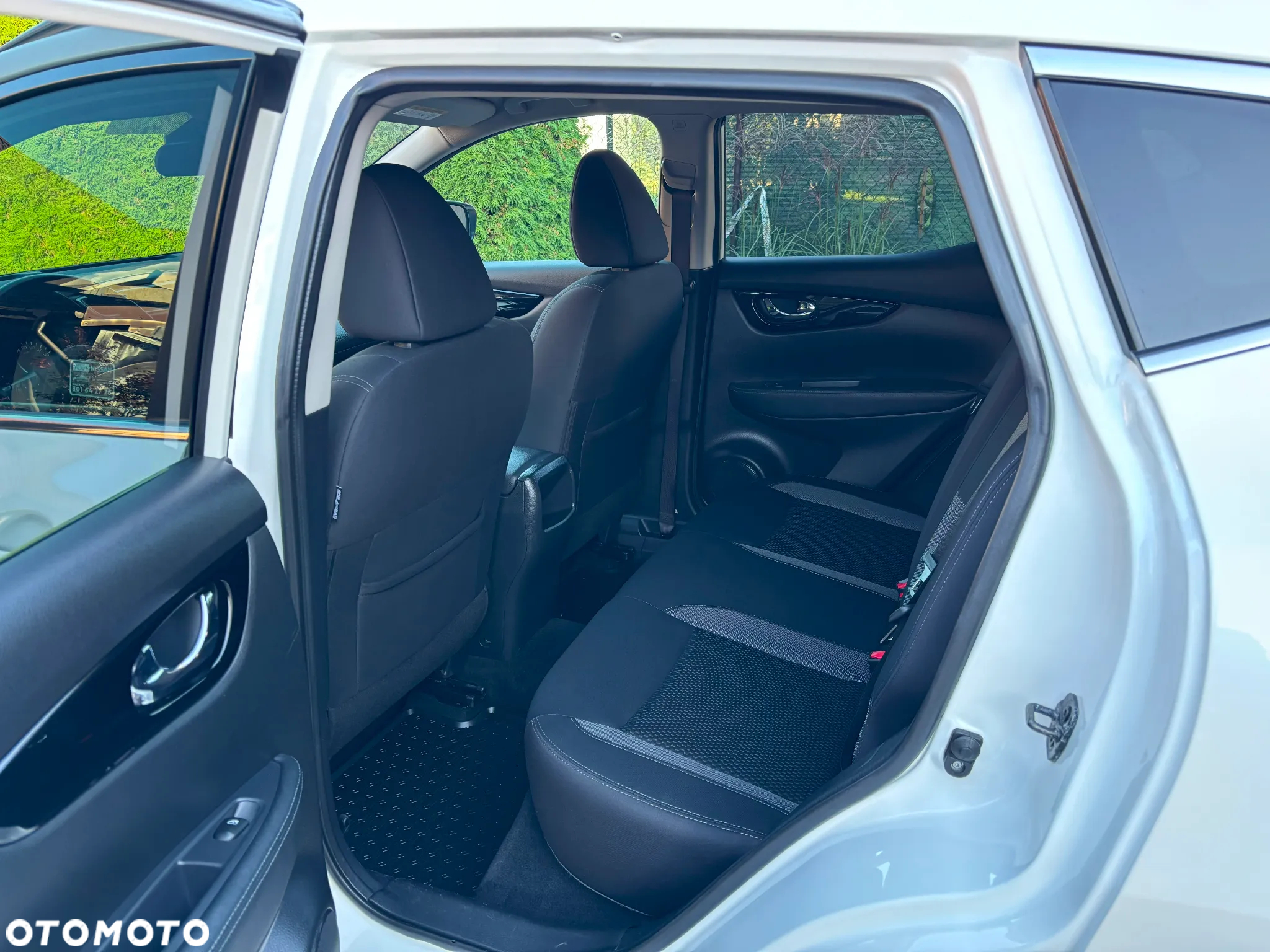 Nissan Qashqai 1.3 DIG-T N-Connecta - 34