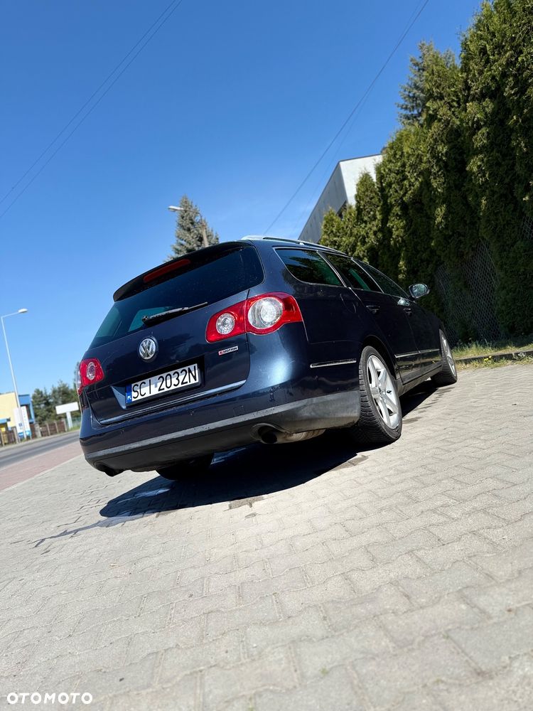 Volkswagen Passat 3.2 V6 FSI 4Mot Highline DSG - 1