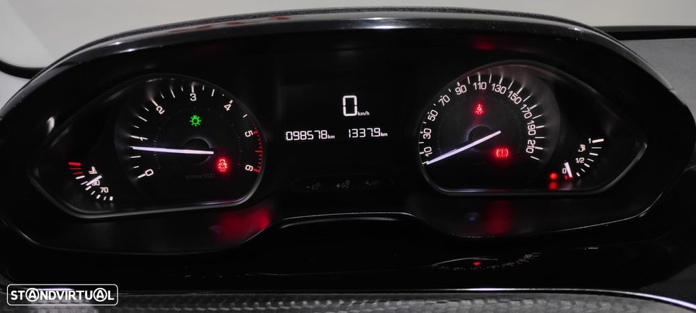 Peugeot 208 1.6 BlueHDi Style - 36