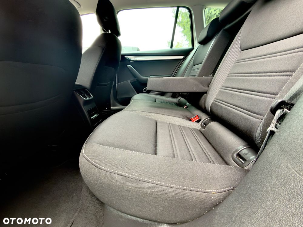 Skoda Octavia 2.0 TSI 4x4 DSG Style - 27