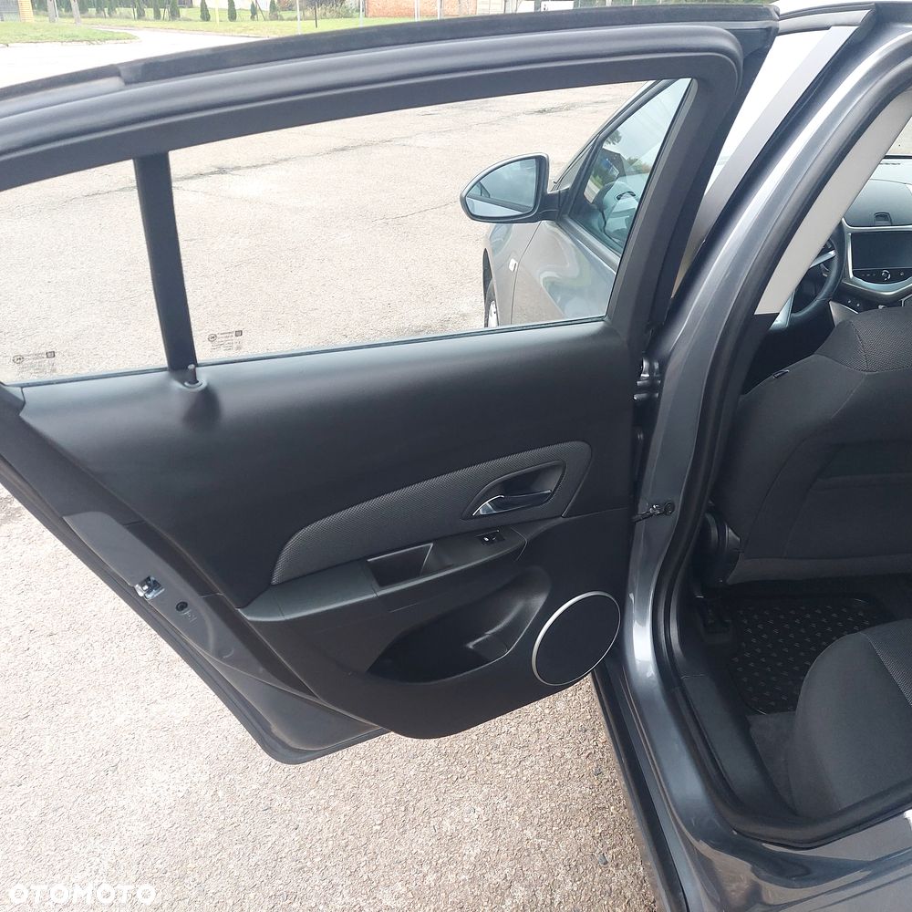 Chevrolet Cruze 1.6 LT+ - 17