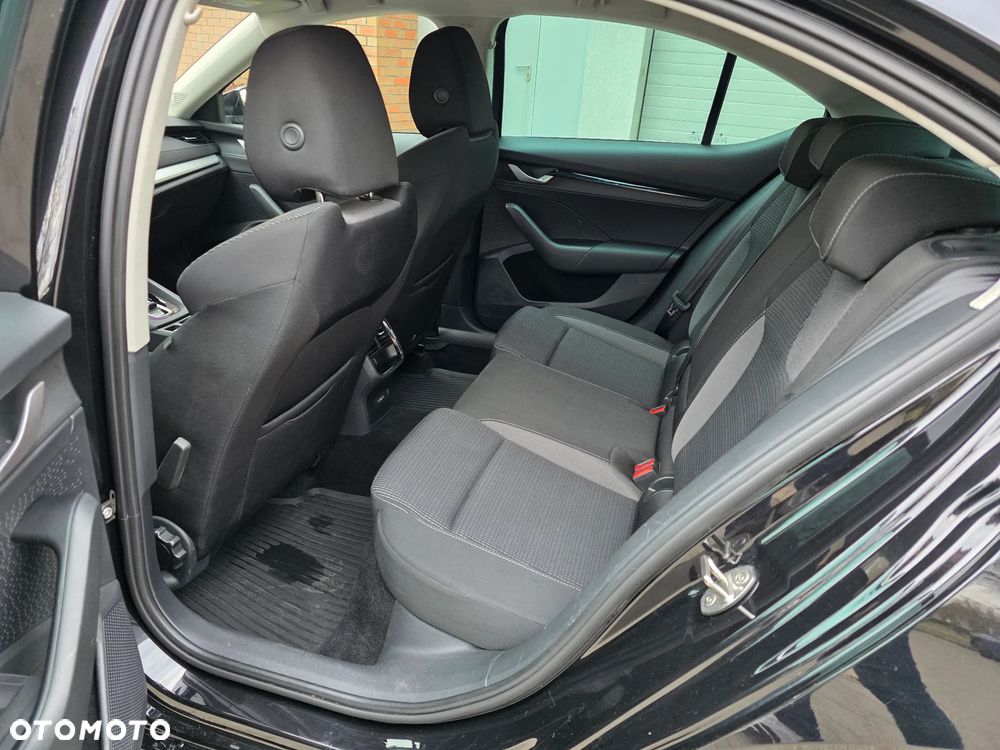 Skoda Octavia 1.5 TSI mHEV Business DSG - 25