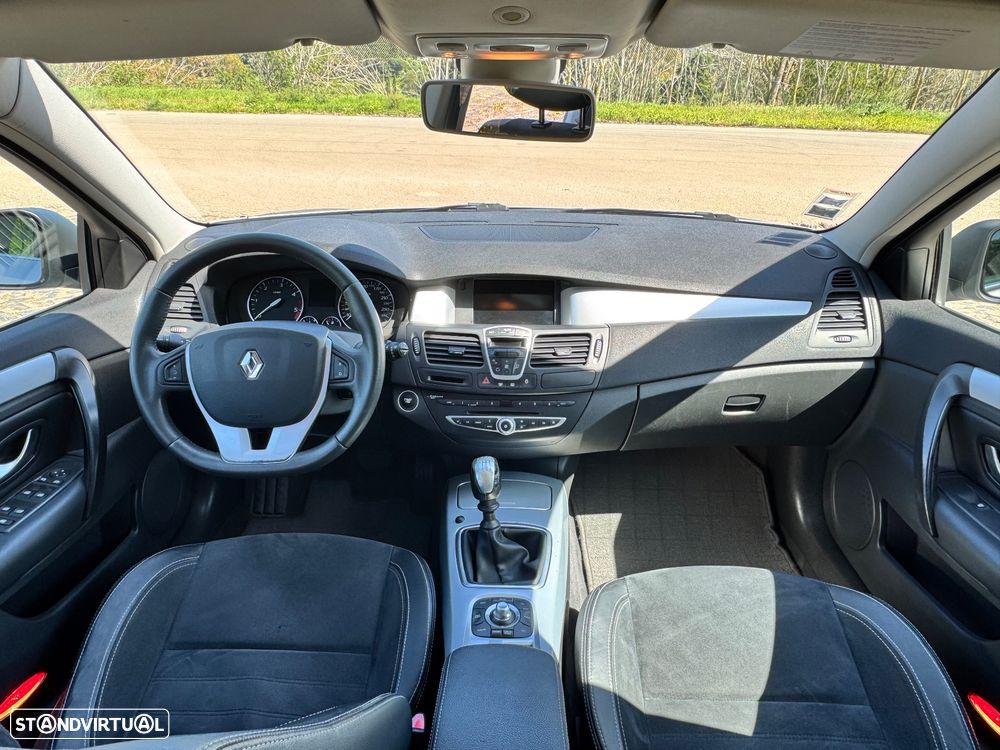 Renault Laguna Break 2.0 dCi Luxe - 8