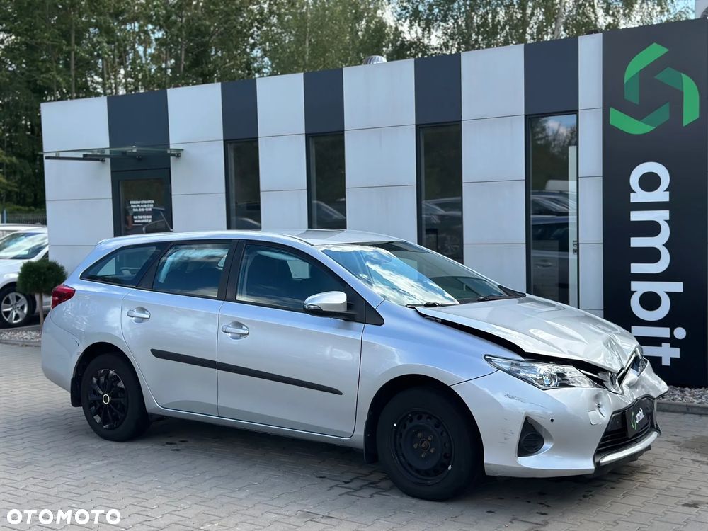 Toyota Auris - 1