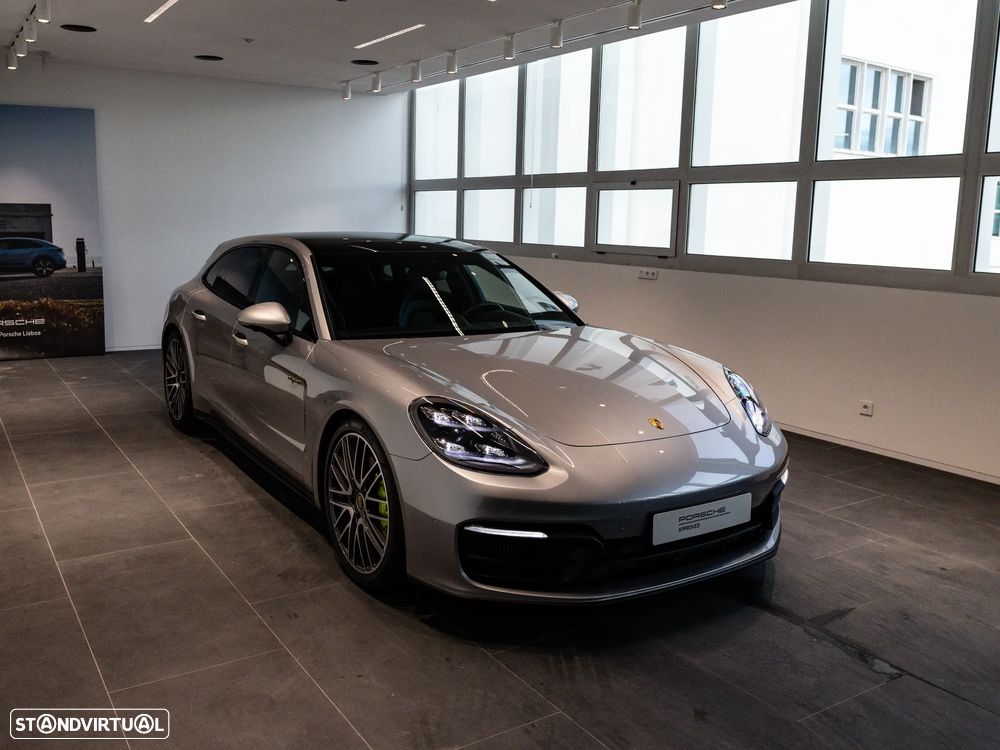 Porsche Panamera Sport Turismo 4 E-Hybrid Platinum Edition - 3