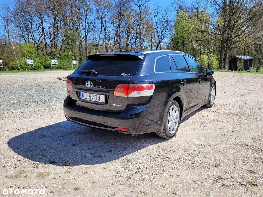 Toyota Avensis - 5