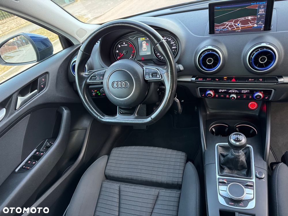 Audi A3 Sportback 1.6 TDI (clean diesel) S line Sportpaket - 32