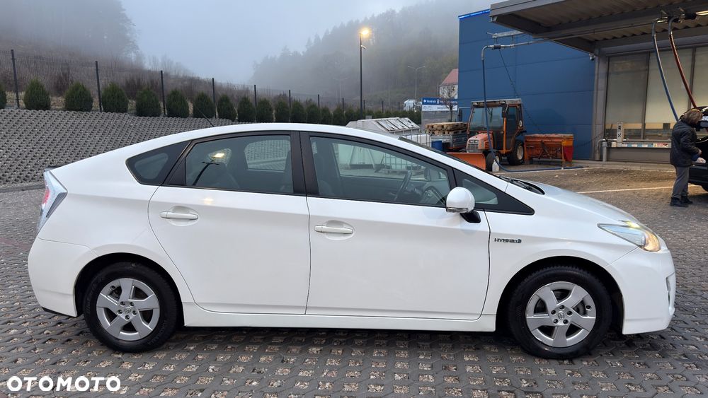 Toyota Prius 1.8 HSD Prestige - 5