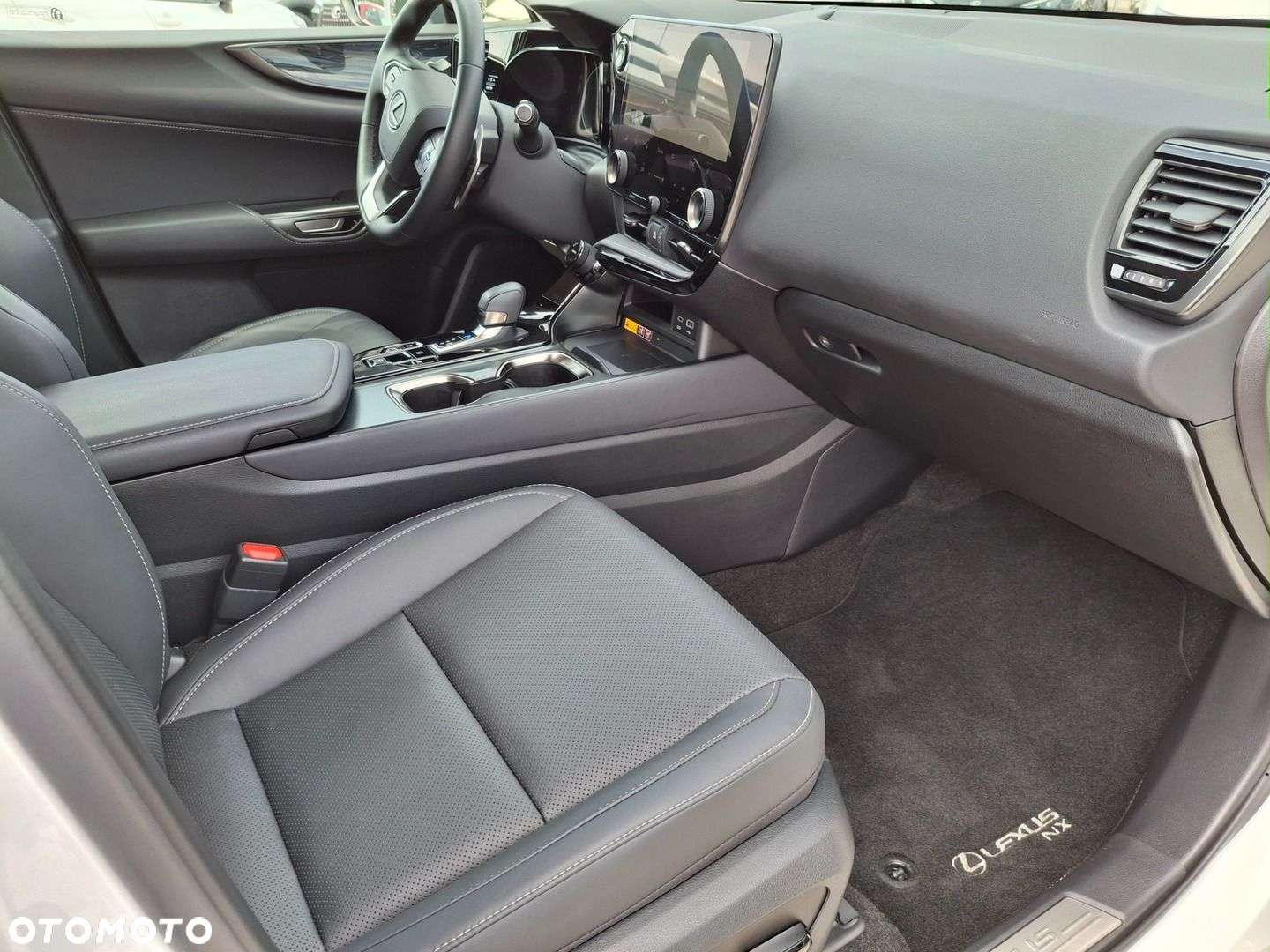 Lexus NX 350h Prestige AWD - 28