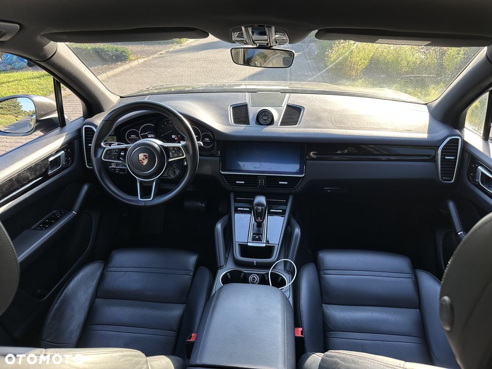 Porsche Cayenne - 8