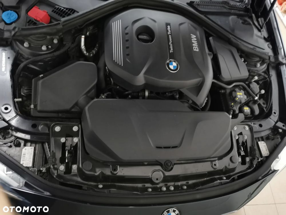 BMW Seria 3 330i xDrive Luxury Line - 27