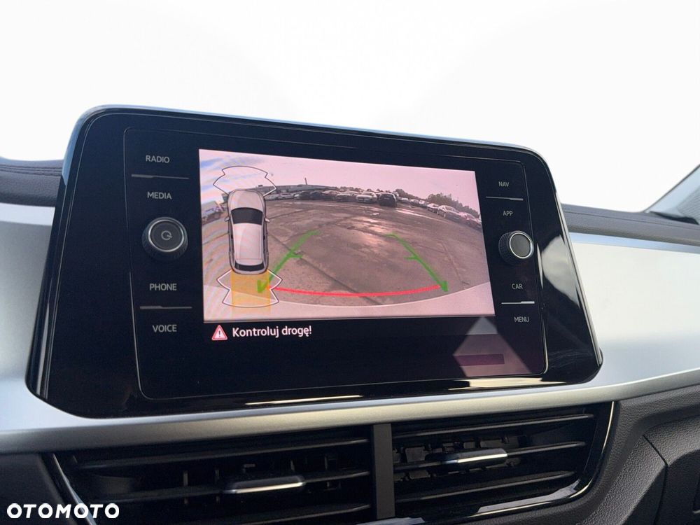 Volkswagen T-Roc - 21