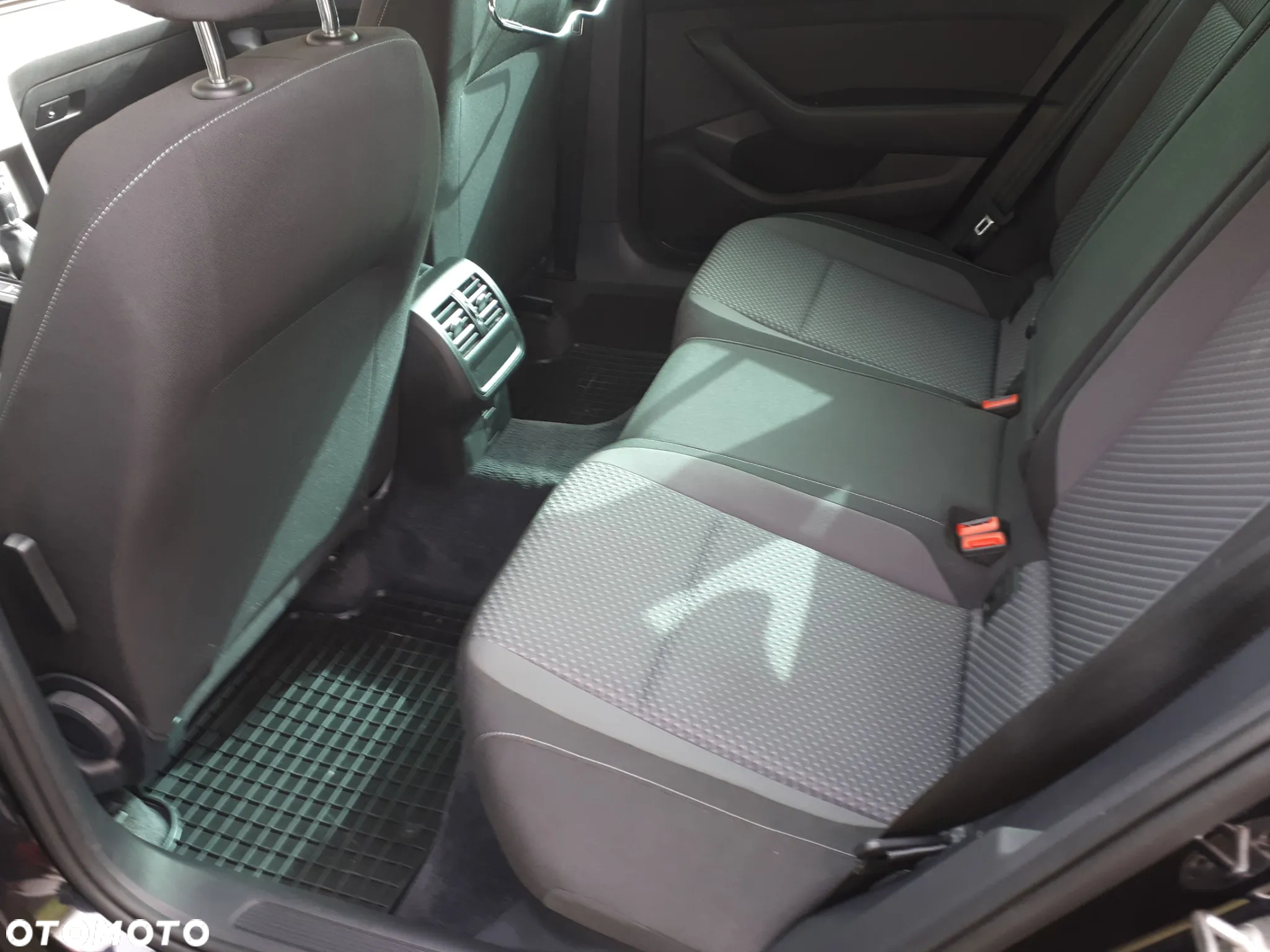 Volkswagen Passat 2.0 TDI BMT Comfortline - 11