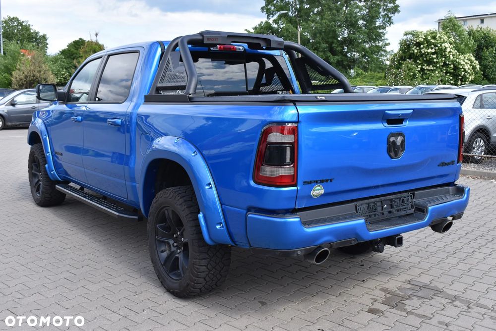 RAM 1500 Crew Cab Sport - 8