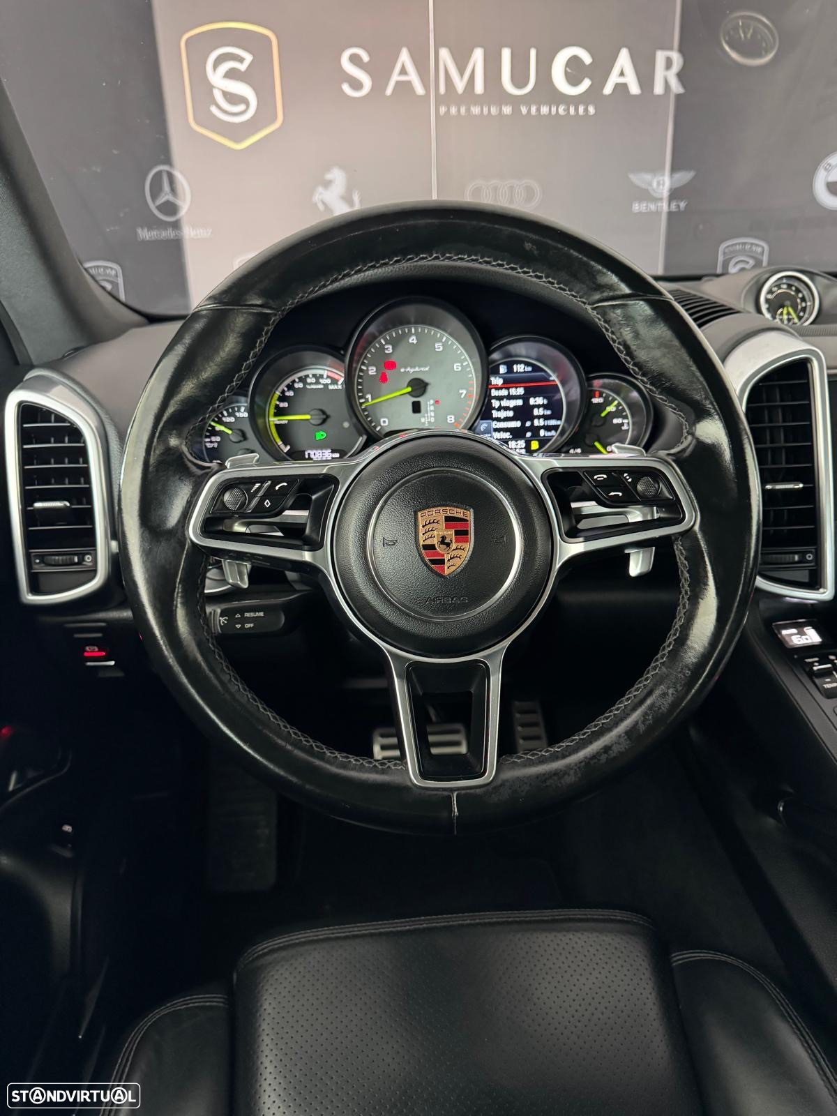 Porsche Cayenne - 23