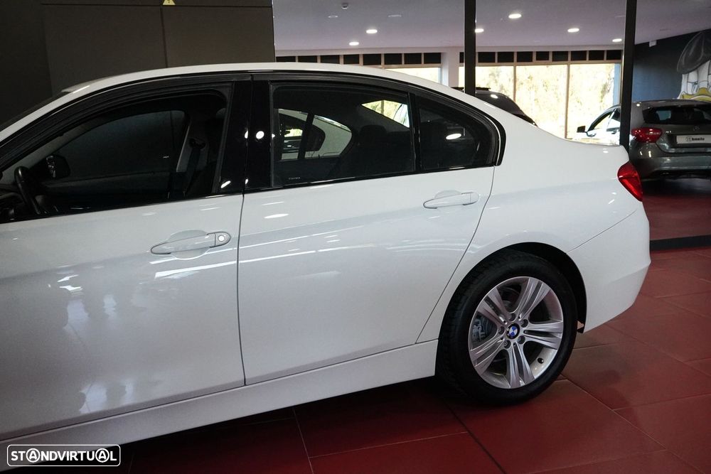 BMW 320 d Sport Line - 17