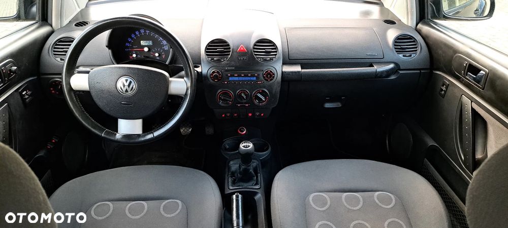 Volkswagen New Beetle - 8