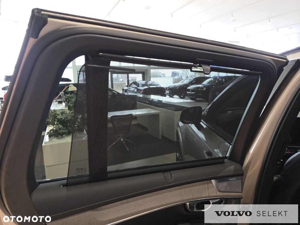 Volvo XC 90 - 22
