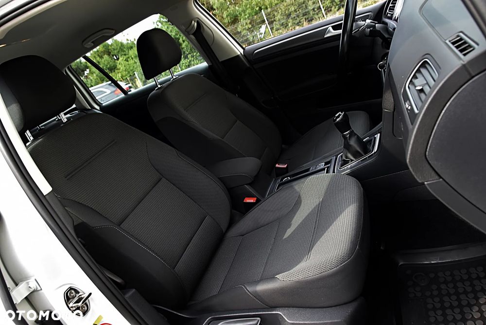 Volkswagen Golf 1.6 TDI BMT Comfortline - 19