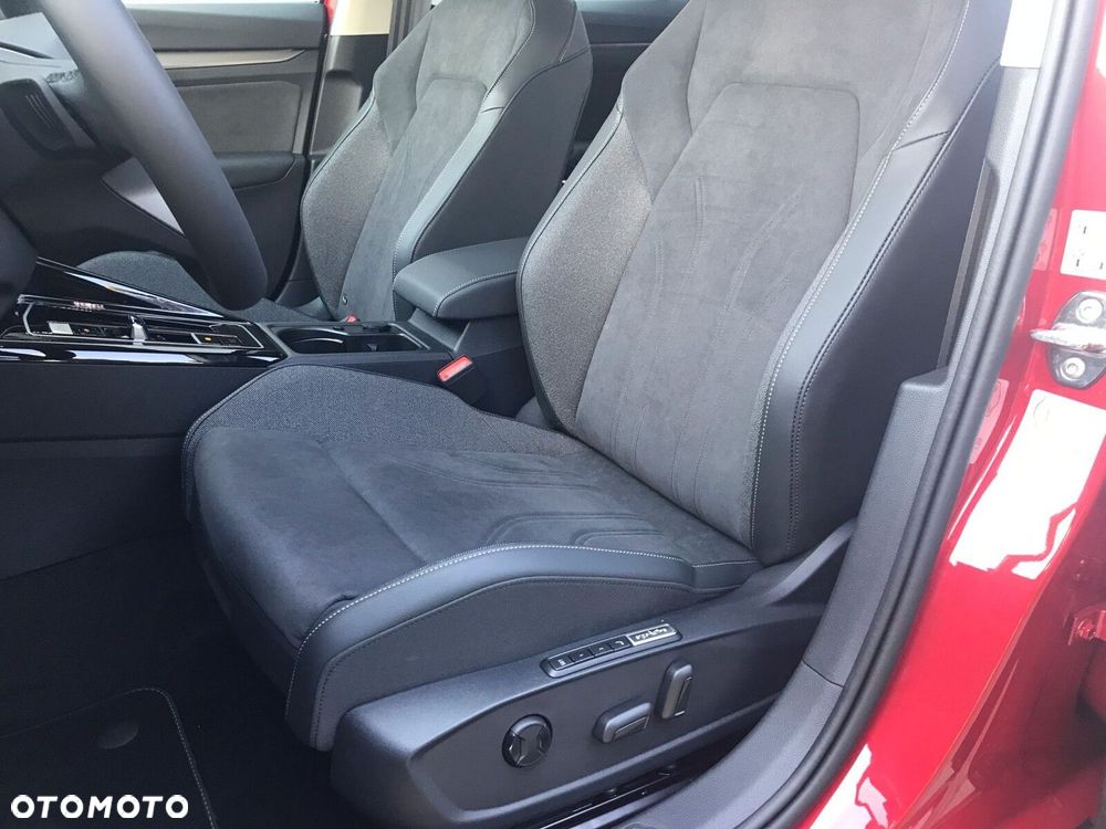 Volkswagen Golf - 8
