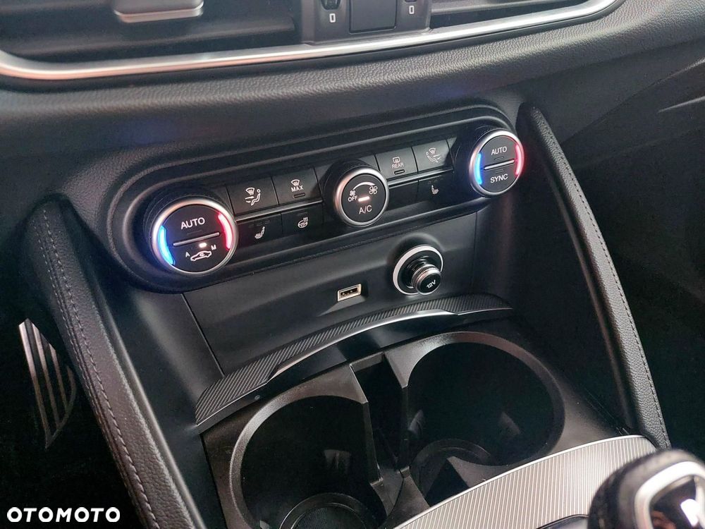 Alfa Romeo Stelvio 2.0 Turbo Veloce Q4 - 22
