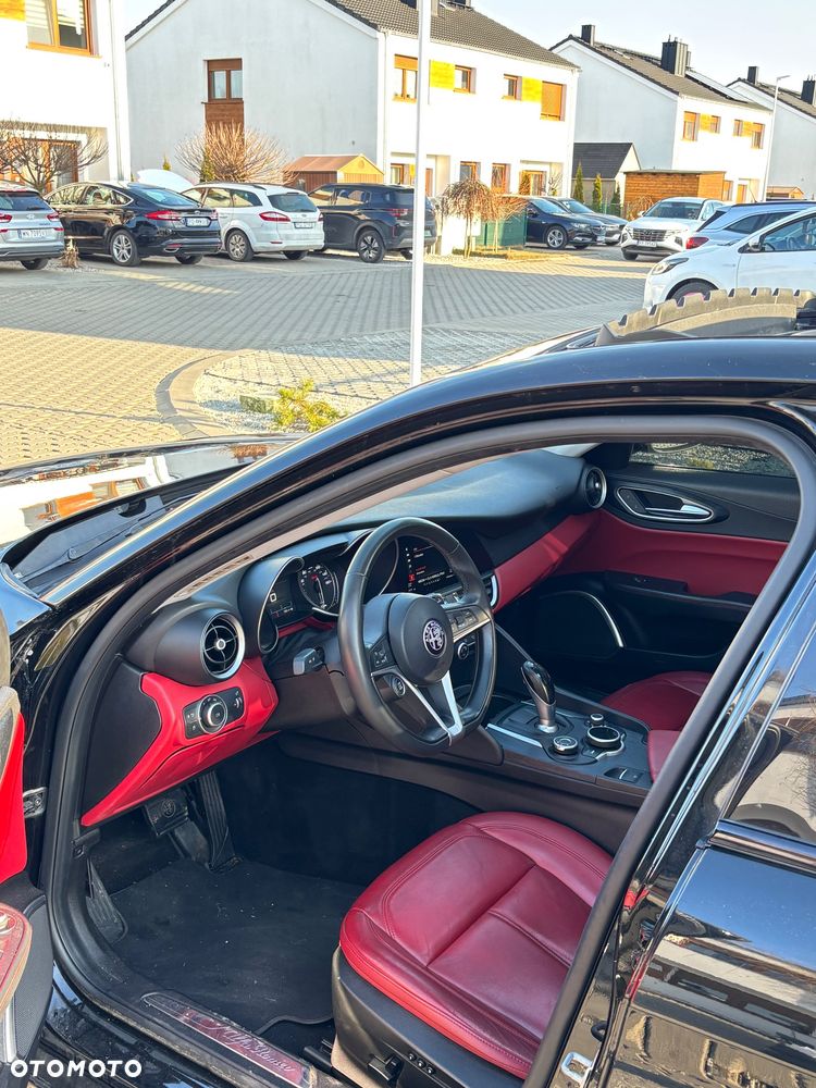 Alfa Romeo Giulia 2.0 Turbo 16V AT8 Veloce - 21