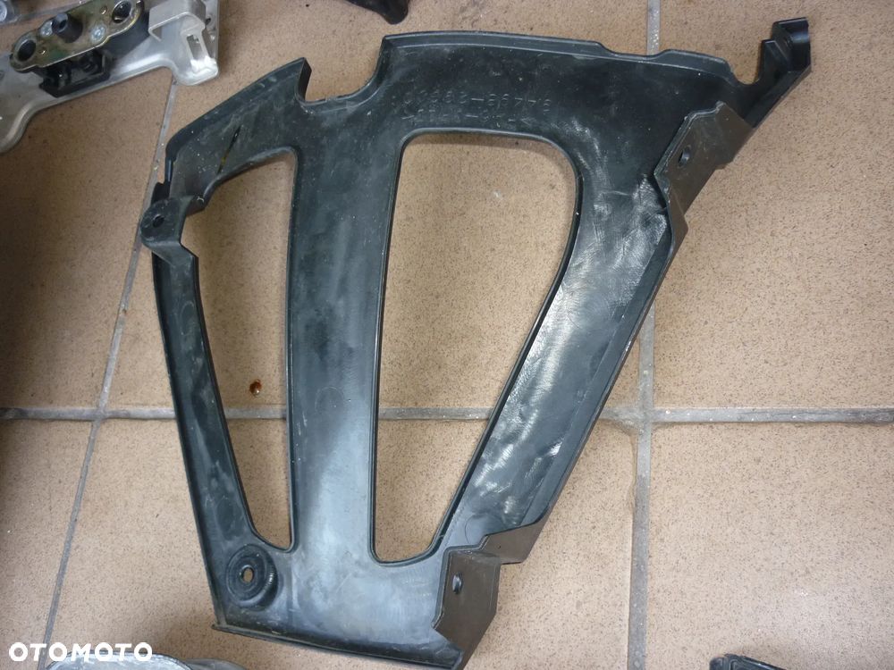 Stelaż lampy Suzuki GSX R 600 K5 - 9