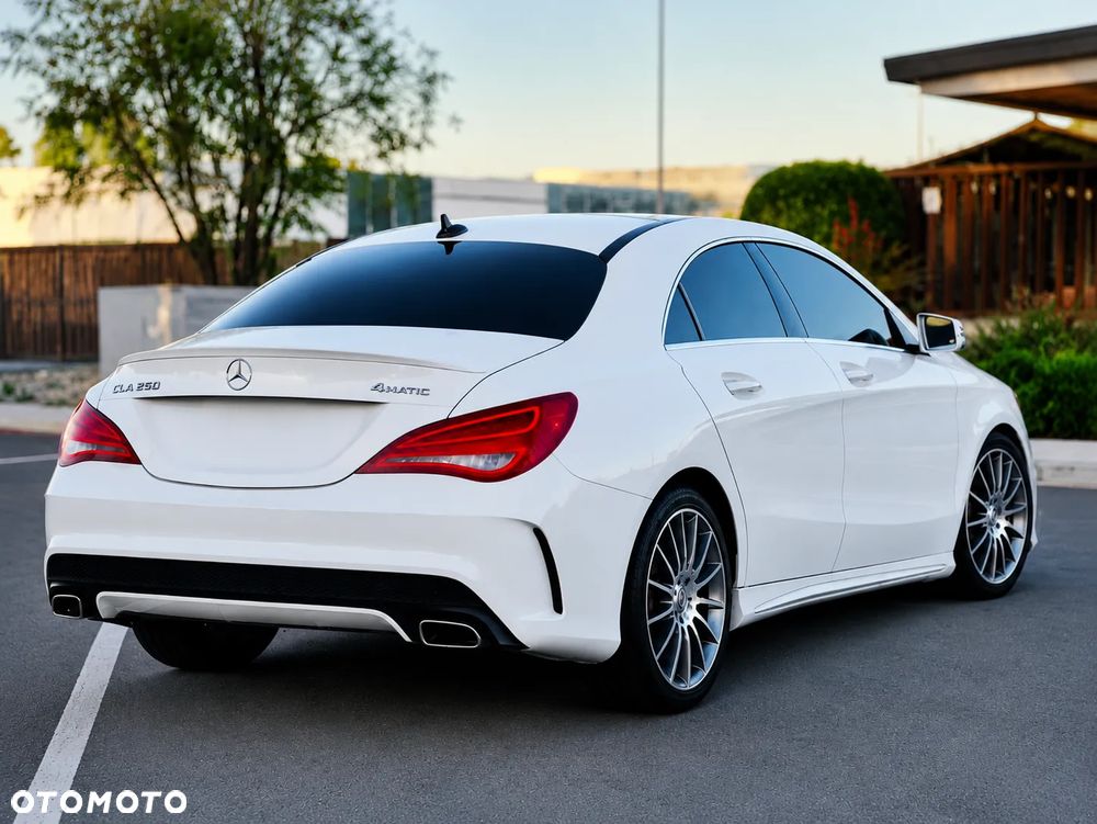Mercedes-Benz CLA 250 4Matic 7G-DCT AMG Line - 4