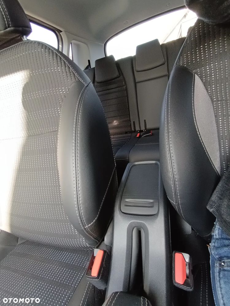 Peugeot 2008 BlueHDi 100 STOP & START Allure - 19