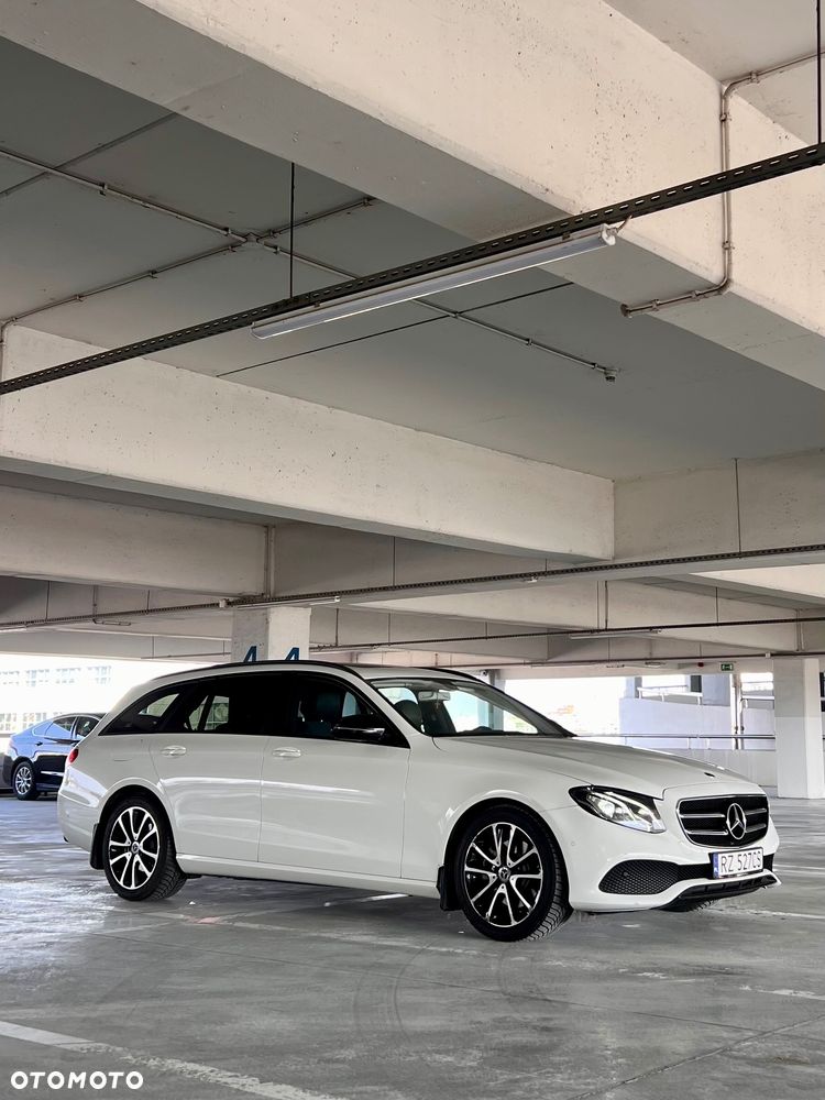 Mercedes-Benz Klasa E 220 d 4-Matic 9G-TRONIC - 3